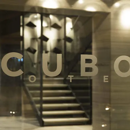 Отель Cubo 4*