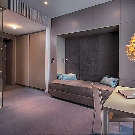Hotel Cubo 4*