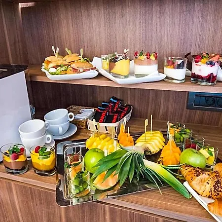 Hotel Cubo 4*