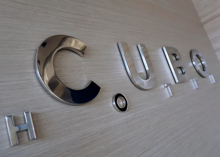 Cubo Hotel