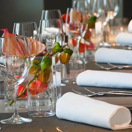 Ξενοδοχείο Cubo 4*