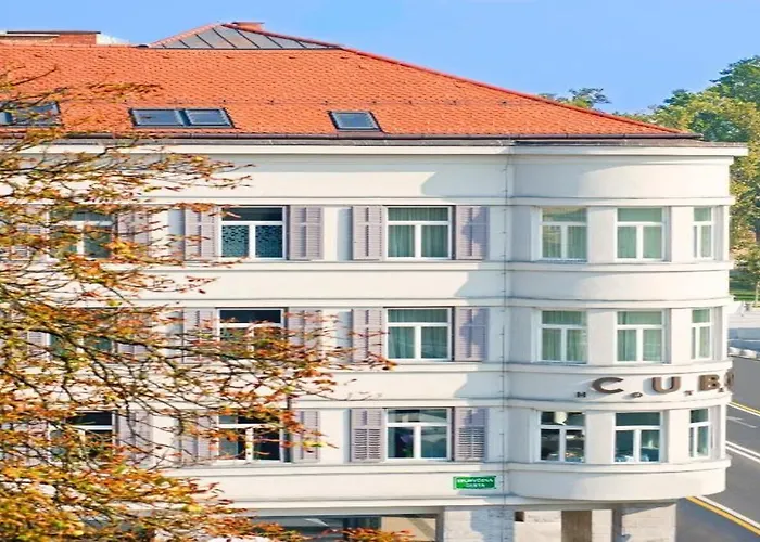 Cubo Szálloda